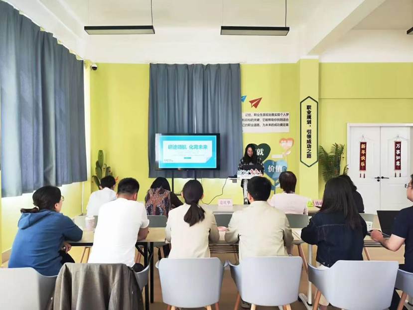 f09e177d7c6a7810140f355d7923428